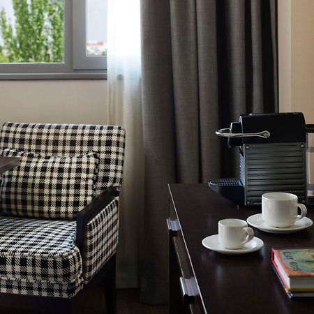 Nh Alcorcon Hotel Bagian luar foto
