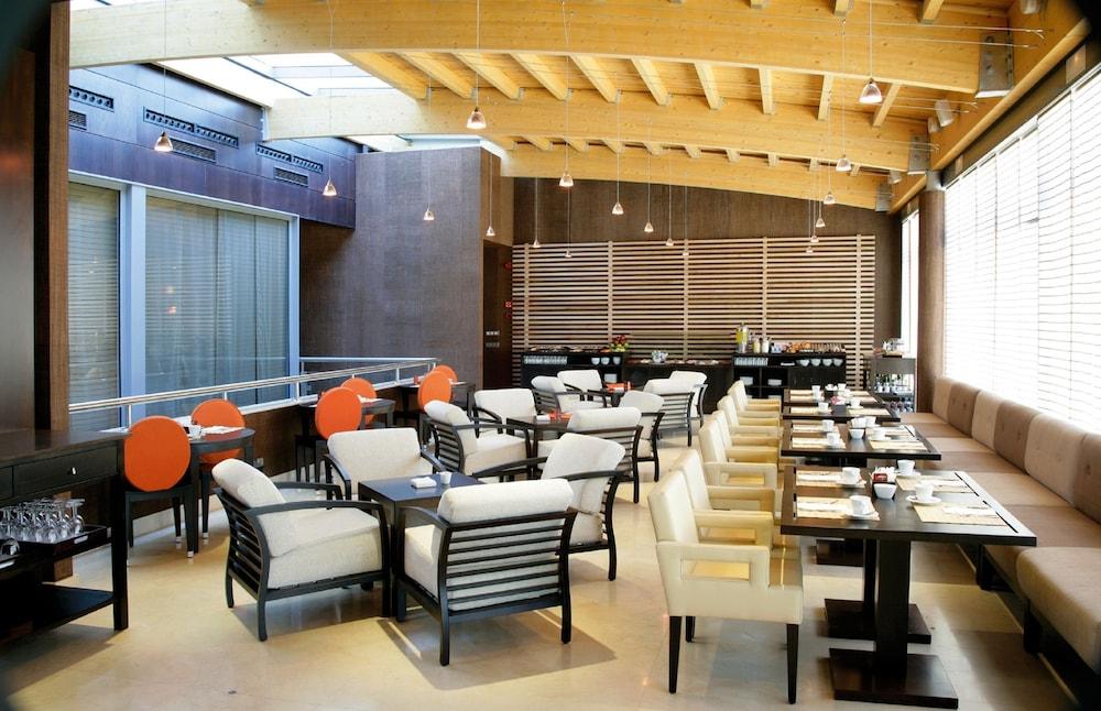 Nh Alcorcon Hotel Bagian luar foto