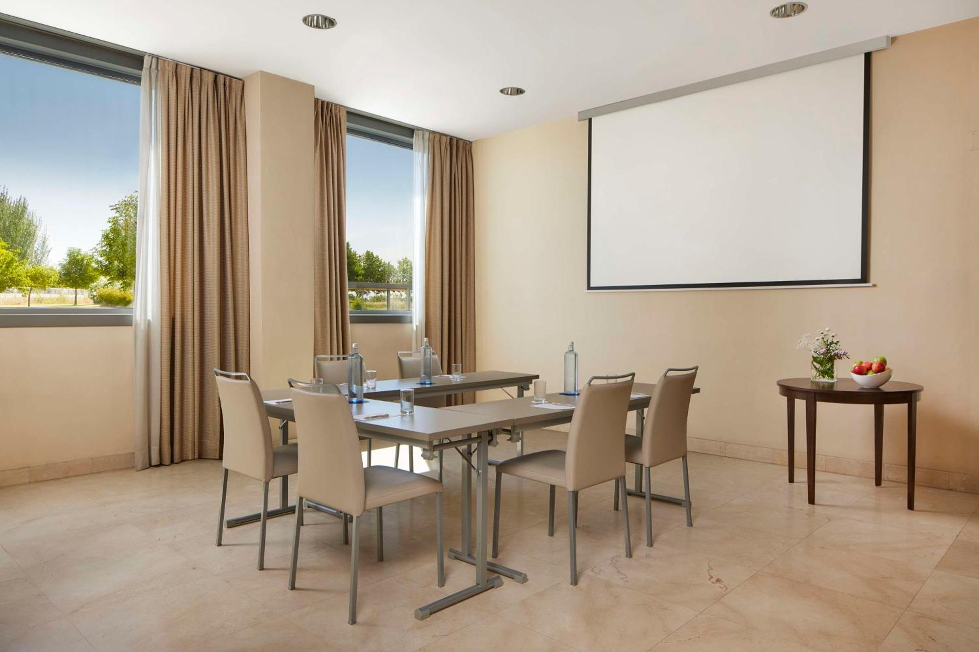 Nh Alcorcon Hotel Bagian luar foto