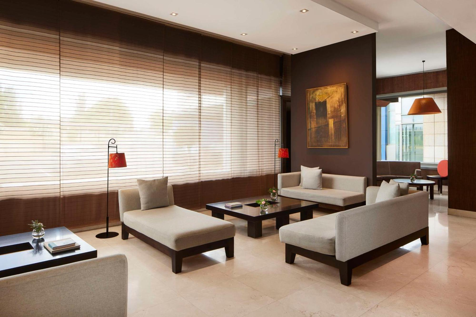 Nh Alcorcon Hotel Bagian luar foto