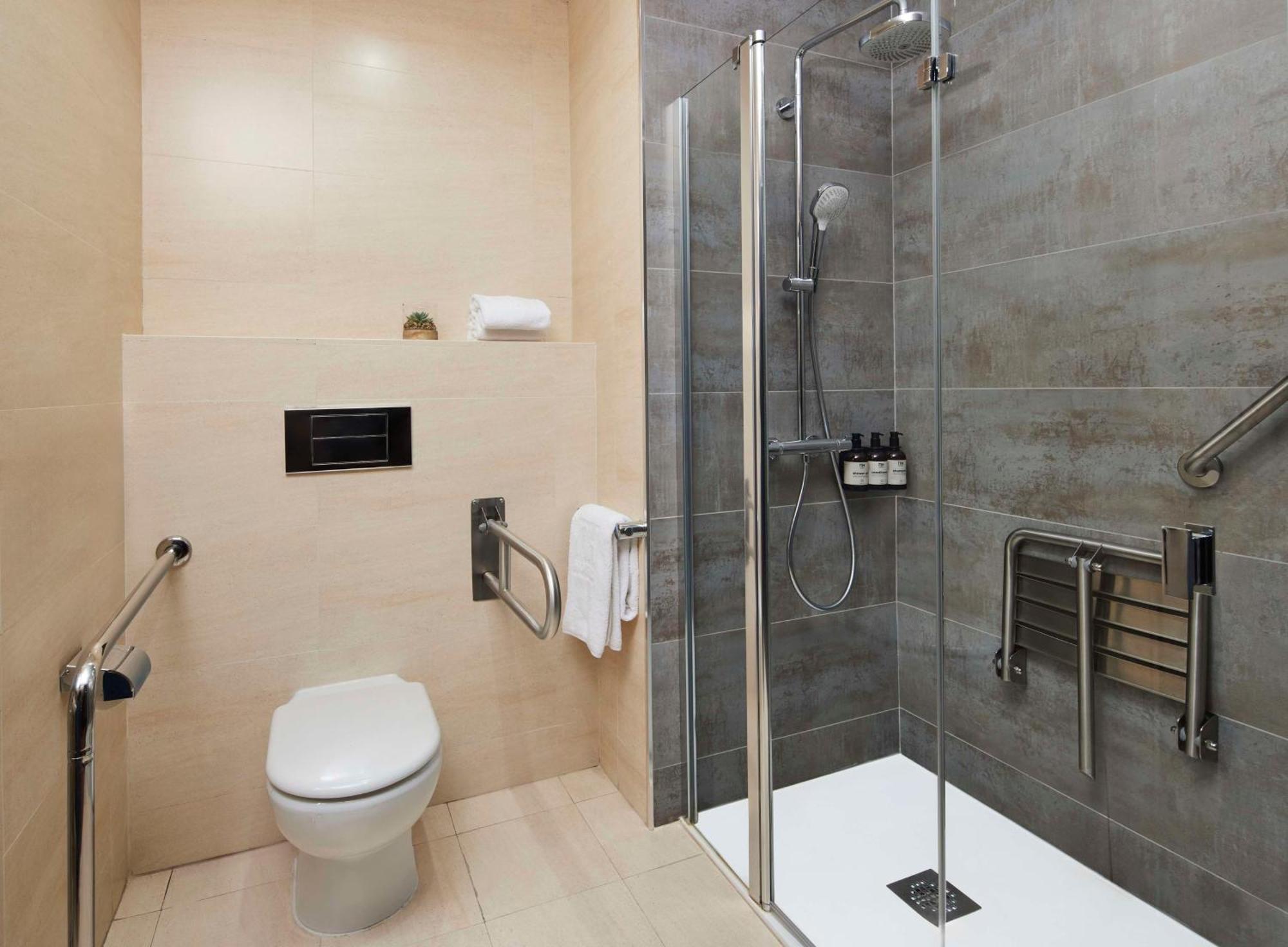 Nh Alcorcon Hotel Bagian luar foto
