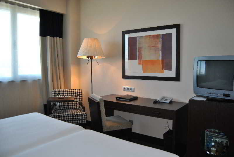 Nh Alcorcon Hotel Bagian luar foto
