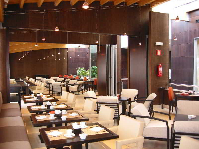 Nh Alcorcon Hotel Bagian luar foto