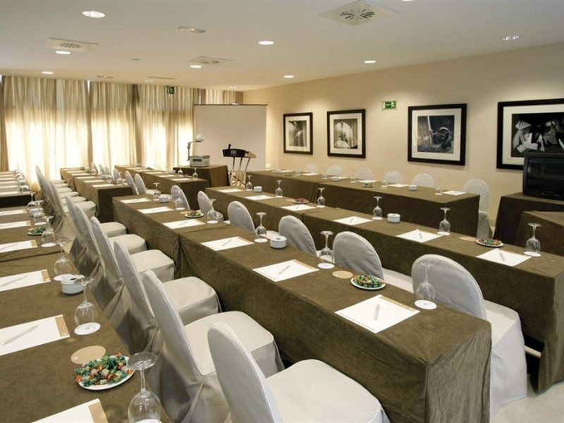 Nh Alcorcon Hotel Bagian luar foto